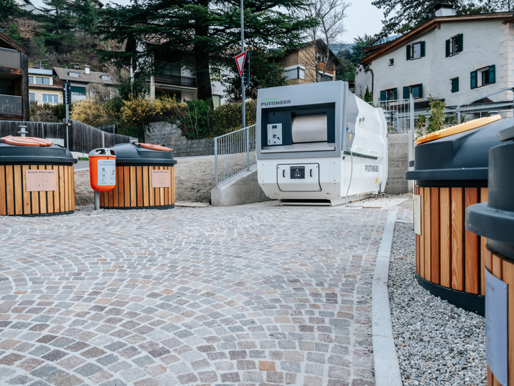 Müllinsel mit ECO in Brixen Schutzengelgasse