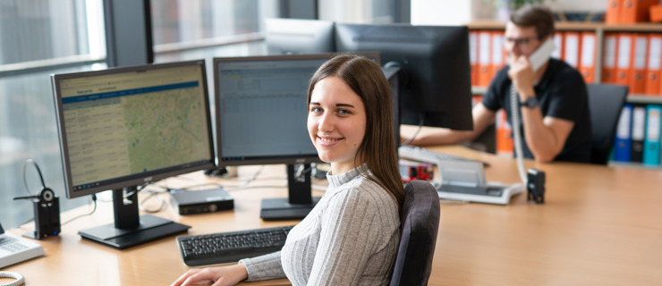 Bürokauffrau im Büro