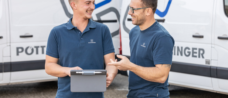 Servicetechniker treffen Servicevereinbarung