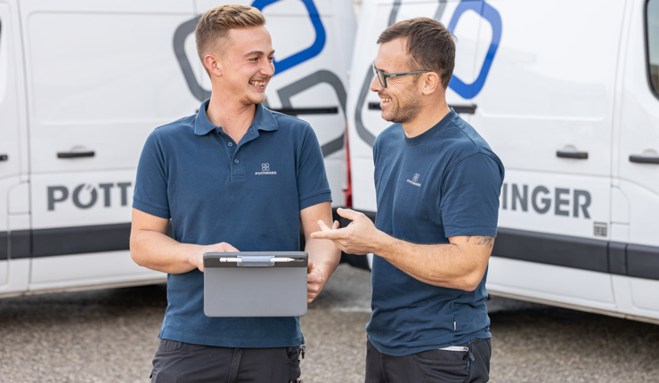 Servicetechniker treffen Servicevereinbarung